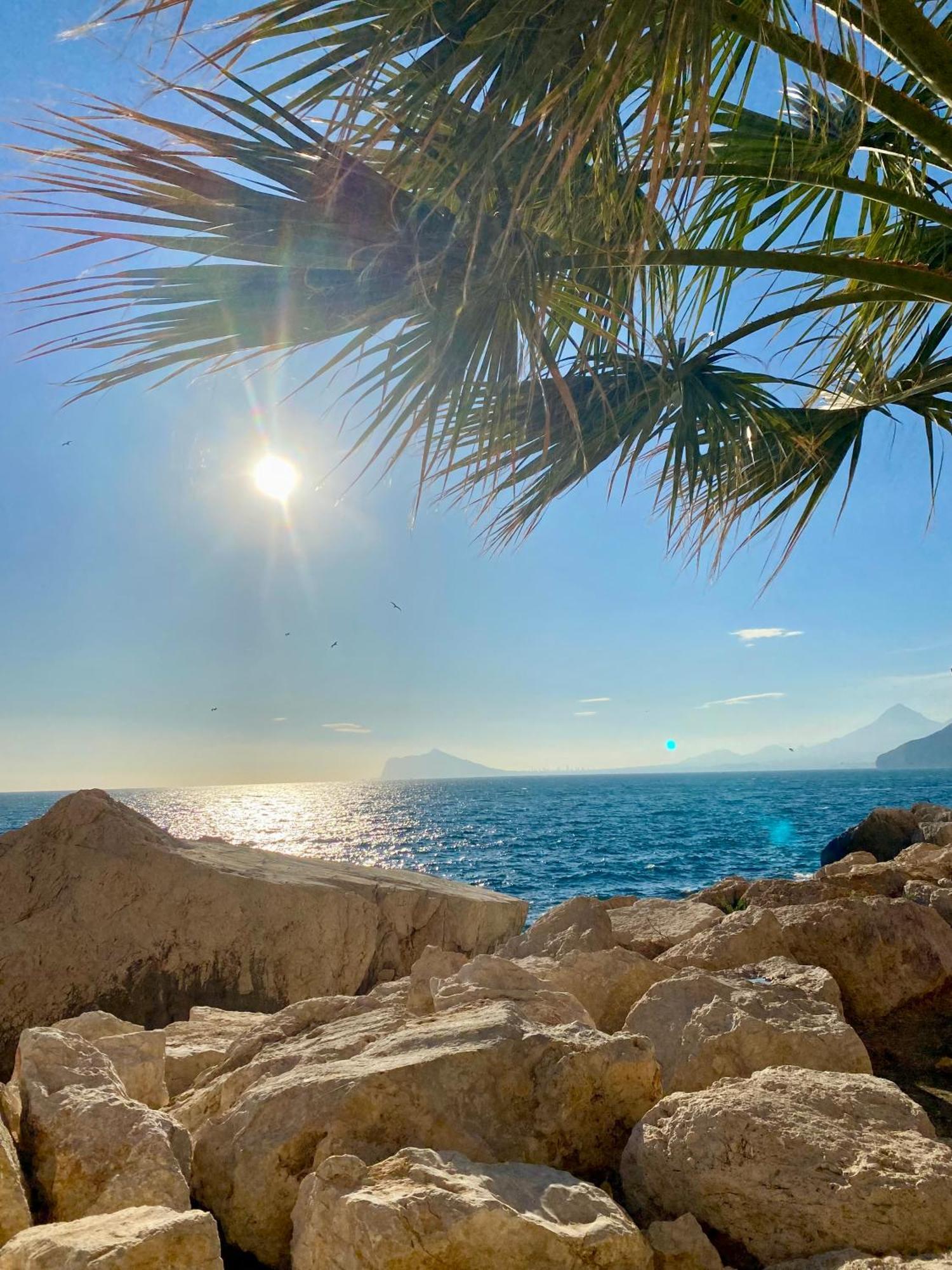 Natalie Calpe Sun 100M To The Beach Center المظهر الخارجي الصورة